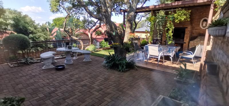 4 Bedroom Property for Sale in Ninapark Gauteng