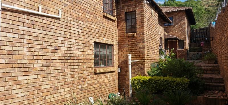 4 Bedroom Property for Sale in Ninapark Gauteng