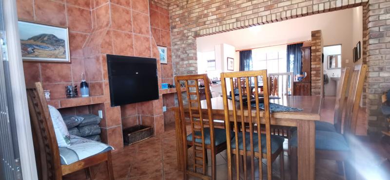 4 Bedroom Property for Sale in Ninapark Gauteng