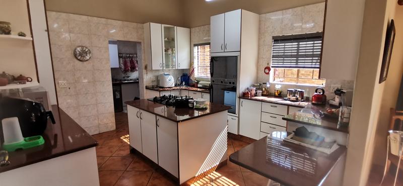 4 Bedroom Property for Sale in Ninapark Gauteng