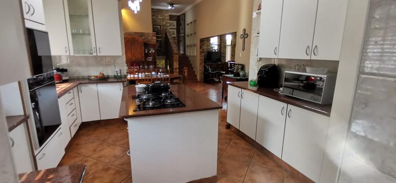 4 Bedroom Property for Sale in Ninapark Gauteng