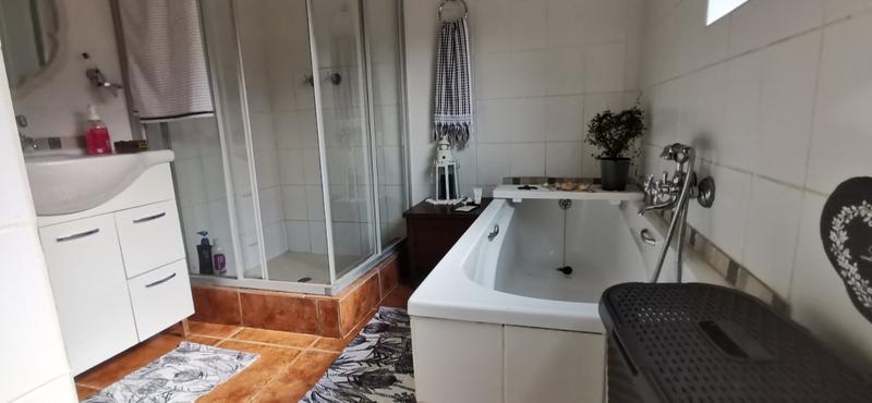 4 Bedroom Property for Sale in Ninapark Gauteng