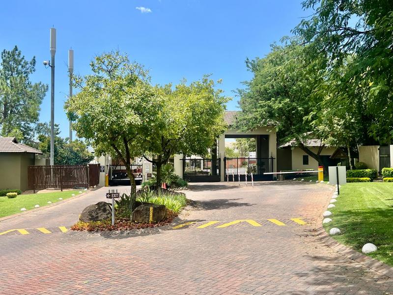 To Let 2 Bedroom Property for Rent in Fourways Gauteng