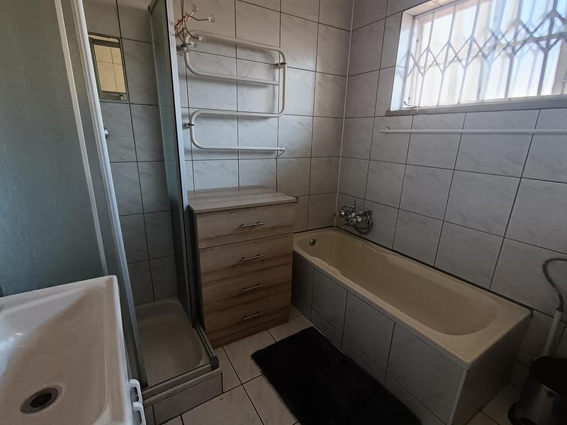 4 Bedroom Property for Sale in Wannenburghoogte Gauteng