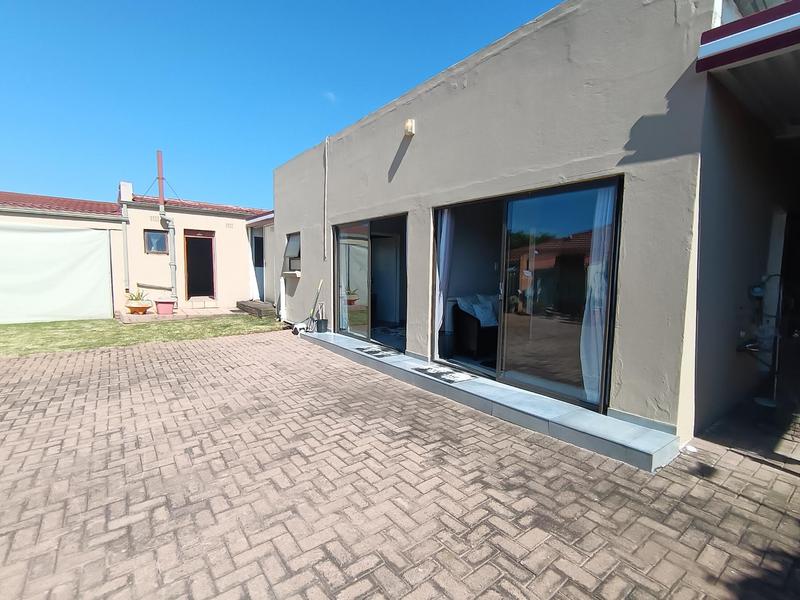 4 Bedroom Property for Sale in Wannenburghoogte Gauteng