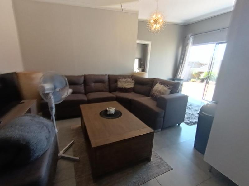 4 Bedroom Property for Sale in Wannenburghoogte Gauteng