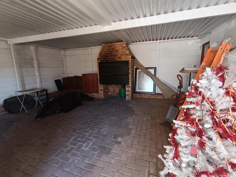 4 Bedroom Property for Sale in Wannenburghoogte Gauteng