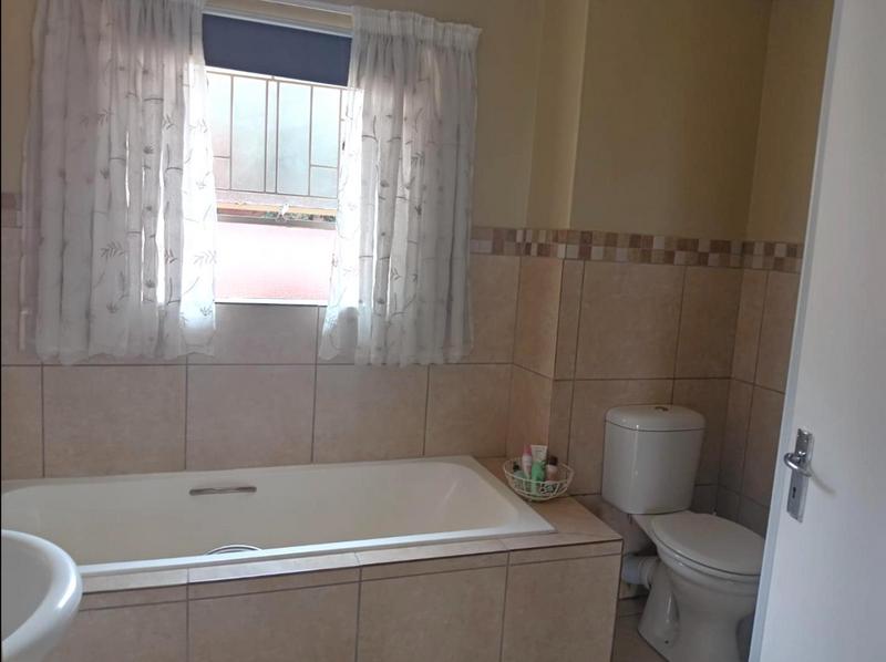 2 Bedroom Property for Sale in Malvern East Gauteng