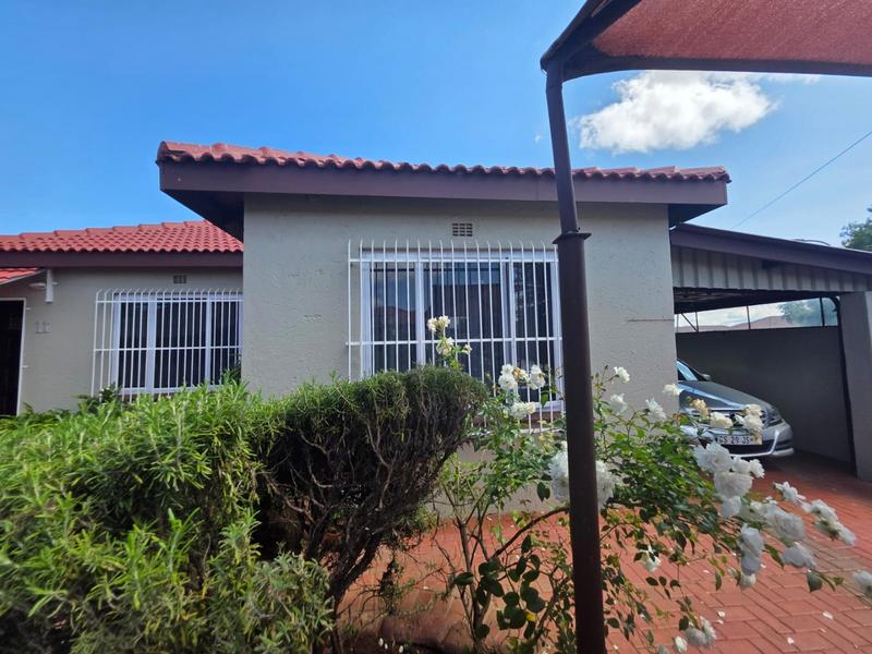 To Let 3 Bedroom Property for Rent in Eike Park Gauteng
