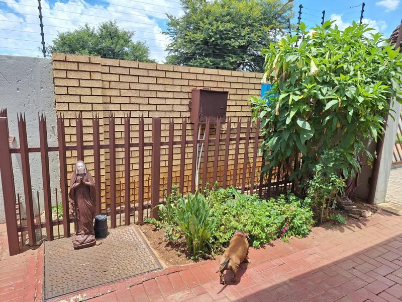 To Let 3 Bedroom Property for Rent in Eike Park Gauteng