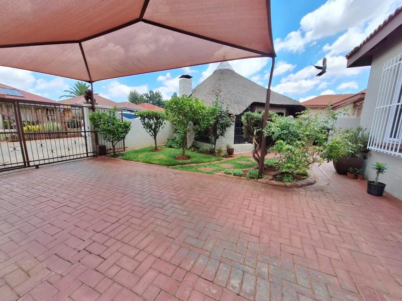 To Let 3 Bedroom Property for Rent in Eike Park Gauteng