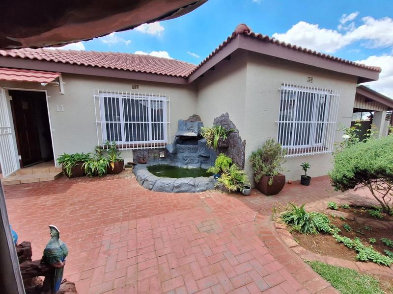To Let 3 Bedroom Property for Rent in Eike Park Gauteng