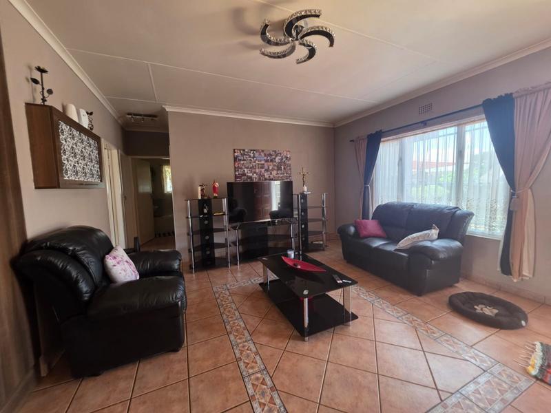 To Let 3 Bedroom Property for Rent in Eike Park Gauteng