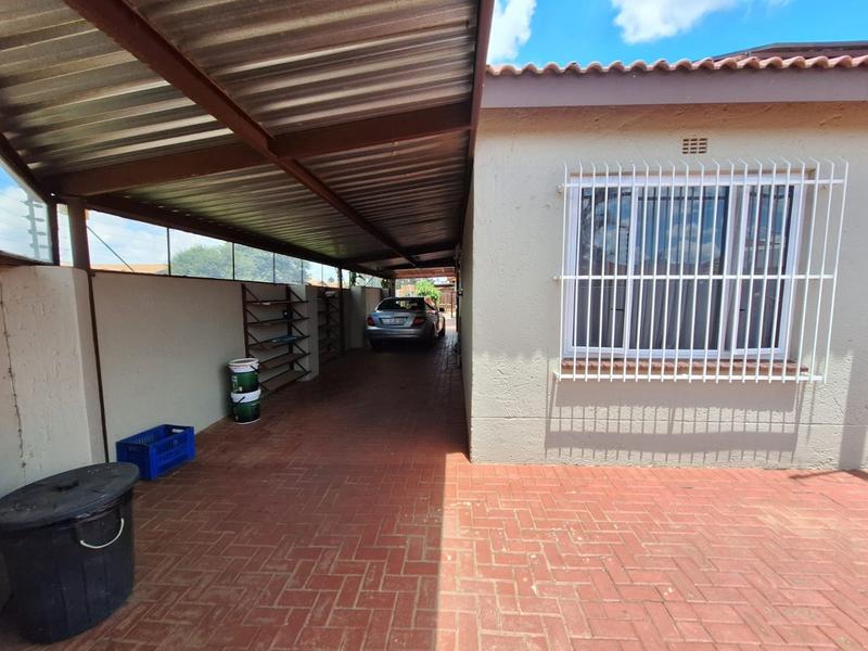 To Let 3 Bedroom Property for Rent in Eike Park Gauteng