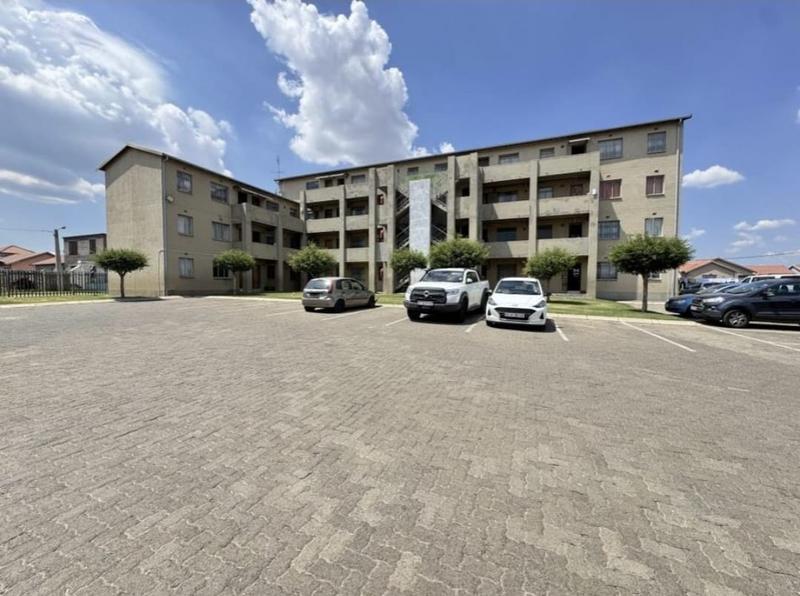 2 Bedroom Property for Sale in Fleurhof Gauteng