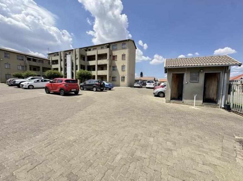 2 Bedroom Property for Sale in Fleurhof Gauteng
