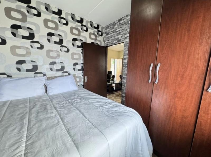 2 Bedroom Property for Sale in Fleurhof Gauteng