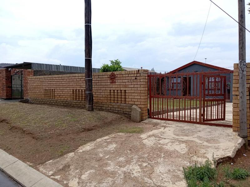 2 Bedroom Property for Sale in Moroka Gauteng