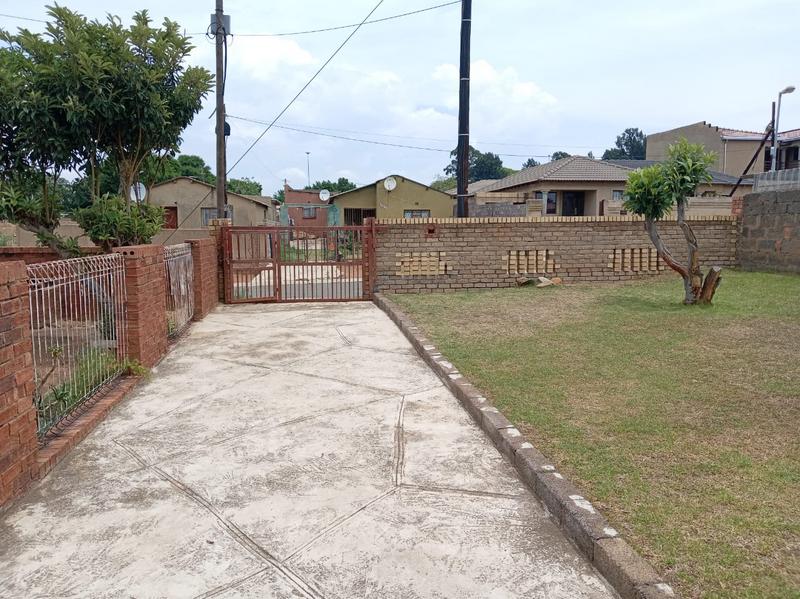2 Bedroom Property for Sale in Moroka Gauteng