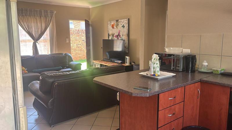 2 Bedroom Property for Sale in Witpoortjie Gauteng