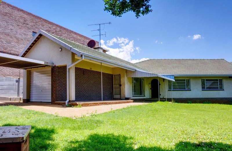 To Let 4 Bedroom Property for Rent in Montgomery Park Gauteng