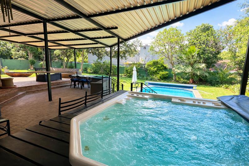 5 Bedroom Property for Sale in Lonehill Gauteng