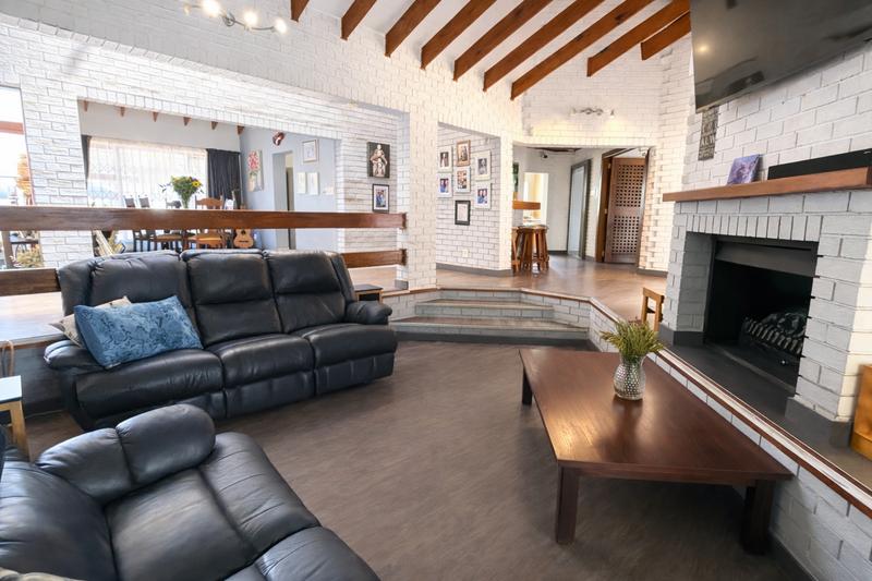 5 Bedroom Property for Sale in Lonehill Gauteng