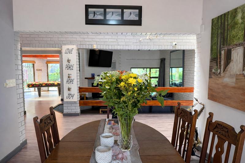 5 Bedroom Property for Sale in Lonehill Gauteng