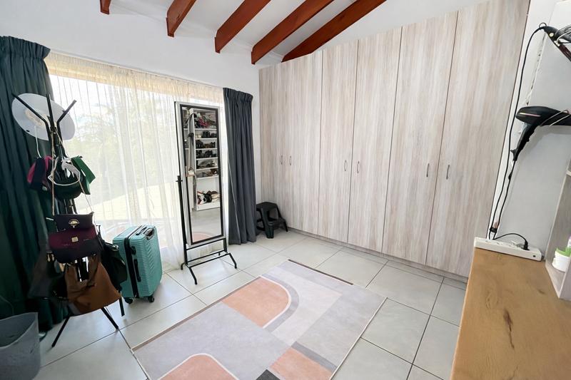 5 Bedroom Property for Sale in Lonehill Gauteng