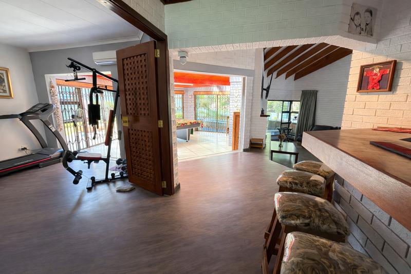 5 Bedroom Property for Sale in Lonehill Gauteng