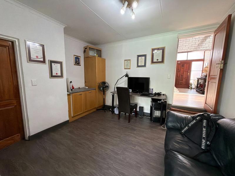 5 Bedroom Property for Sale in Lonehill Gauteng