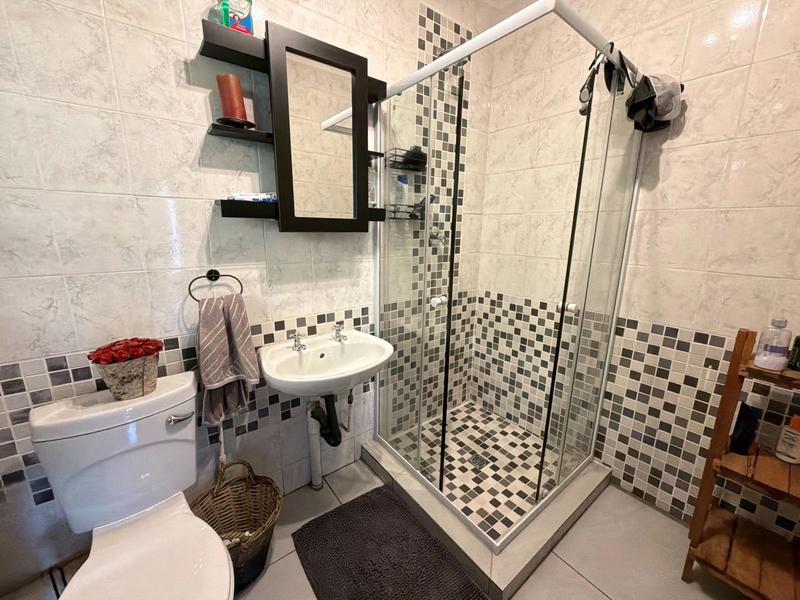 5 Bedroom Property for Sale in Lonehill Gauteng