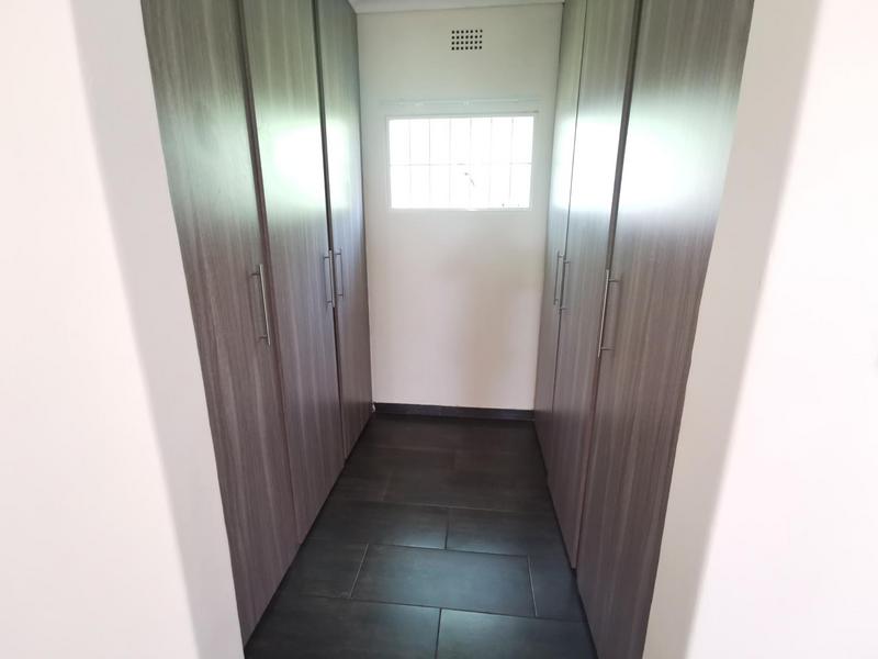 5 Bedroom Property for Sale in Golf Park Gauteng