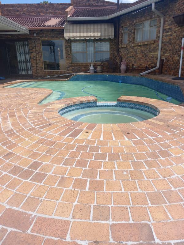 4 Bedroom Property for Sale in Three Rivers East Gauteng