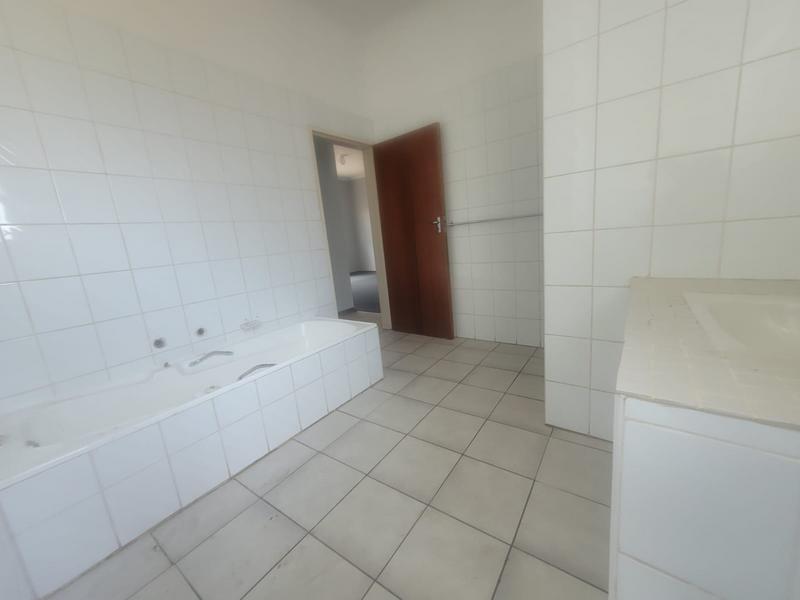 4 Bedroom Property for Sale in Casseldale Gauteng