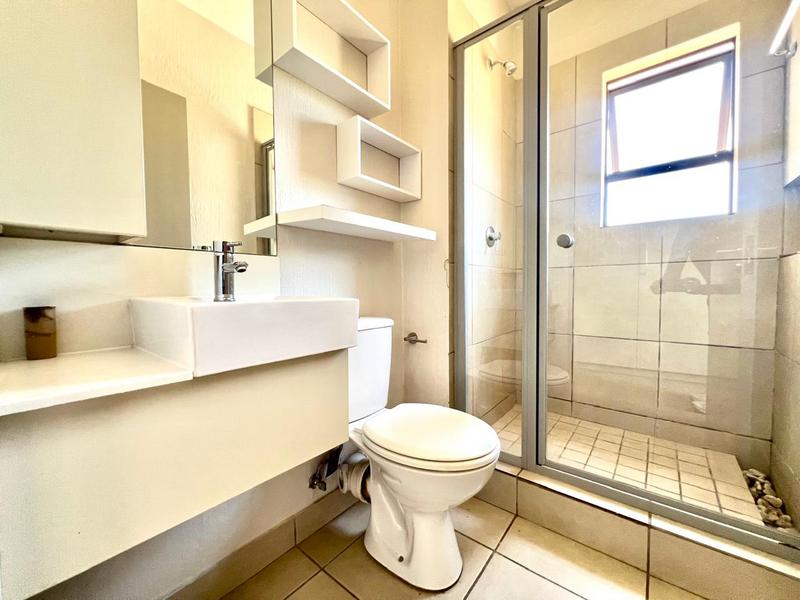 To Let 2 Bedroom Property for Rent in Fourways Gauteng