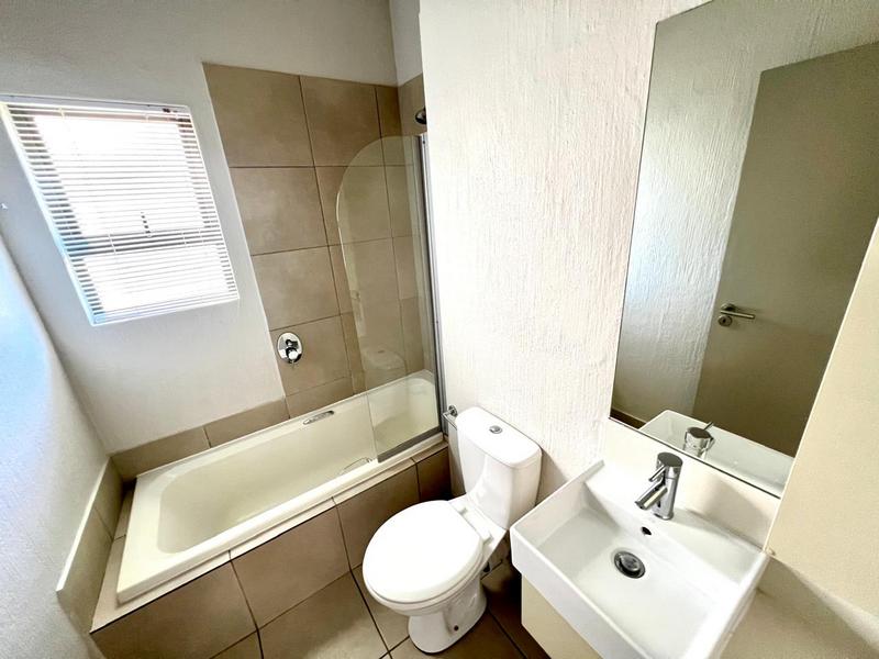 To Let 2 Bedroom Property for Rent in Fourways Gauteng