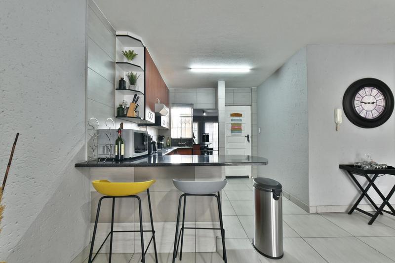 2 Bedroom Property for Sale in Brackendowns Gauteng