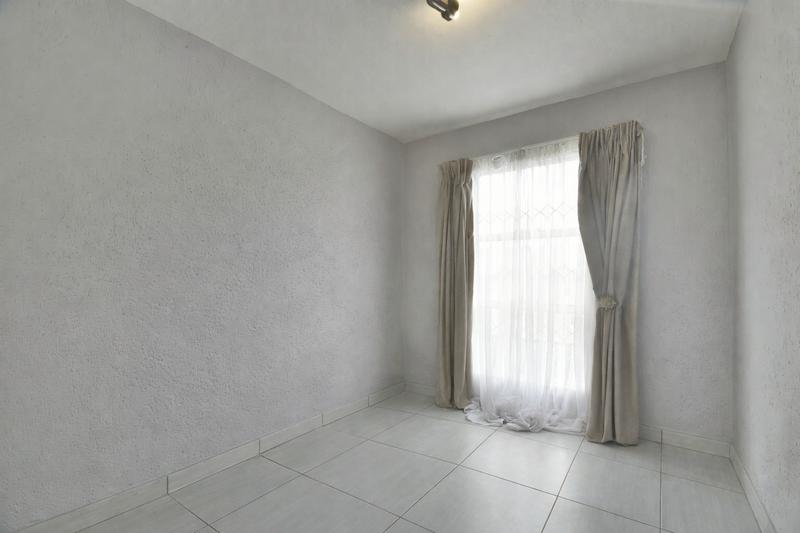 2 Bedroom Property for Sale in Brackendowns Gauteng