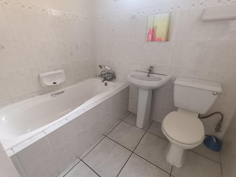 To Let 2 Bedroom Property for Rent in Sunnyridge Gauteng