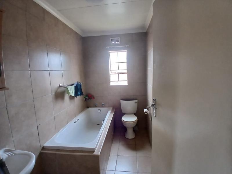 3 Bedroom Property for Sale in Olievenhoutbosch Gauteng