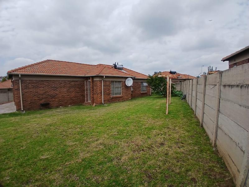 3 Bedroom Property for Sale in Olievenhoutbosch Gauteng