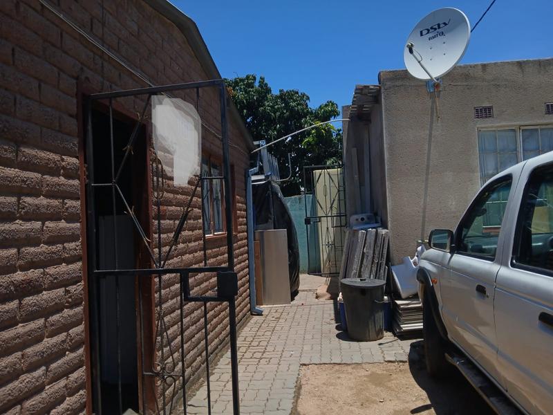 9 Bedroom Property for Sale in Olievenhoutbosch Gauteng