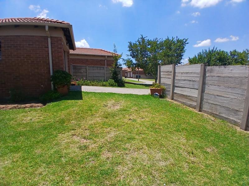 3 Bedroom Property for Sale in Olievenhoutbosch Gauteng