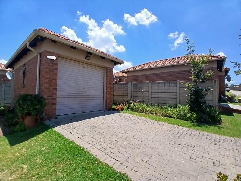 3 Bedroom Property for Sale in Olievenhoutbosch Gauteng