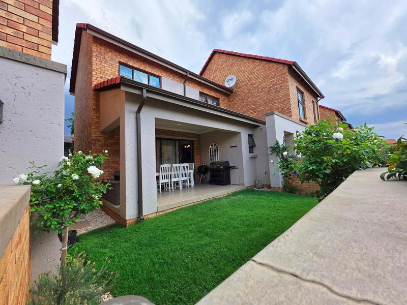 3 Bedroom Property for Sale in Honeydew Ridge Gauteng