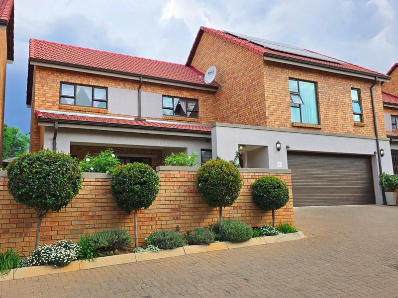 3 Bedroom Property for Sale in Honeydew Ridge Gauteng
