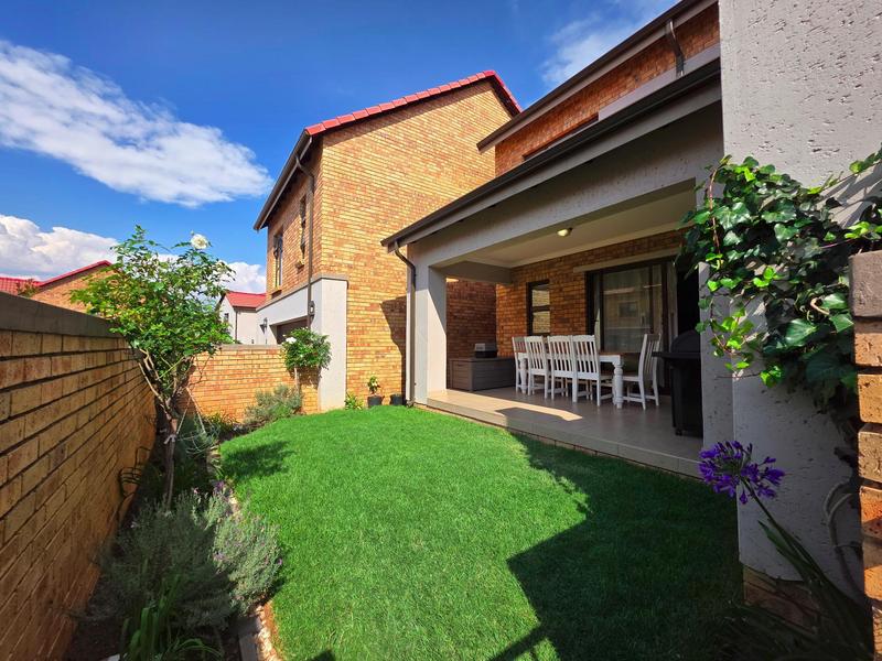 3 Bedroom Property for Sale in Honeydew Ridge Gauteng