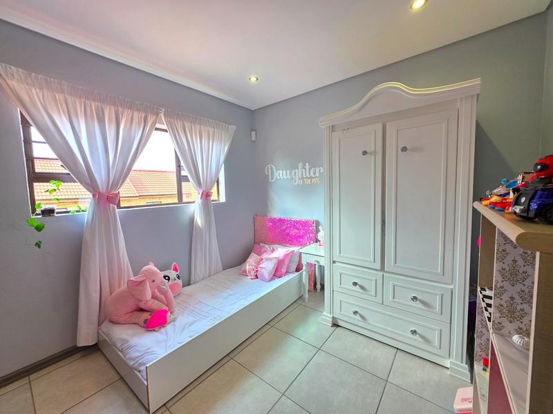 3 Bedroom Property for Sale in Honeydew Ridge Gauteng