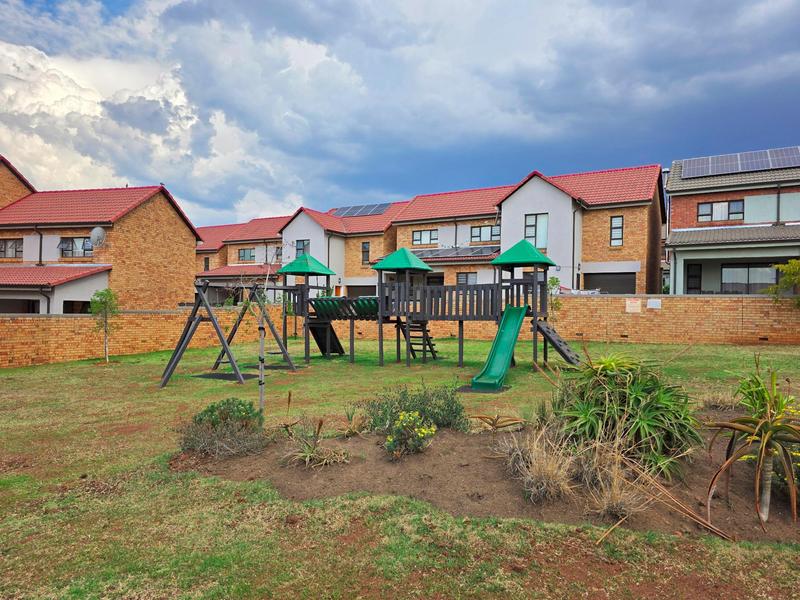 3 Bedroom Property for Sale in Honeydew Ridge Gauteng